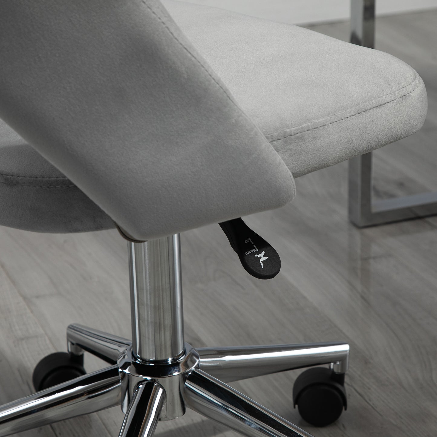 Modern Grey Velvet Office Chair – Adjustable Height, Swivel Base & Scallop Backrest